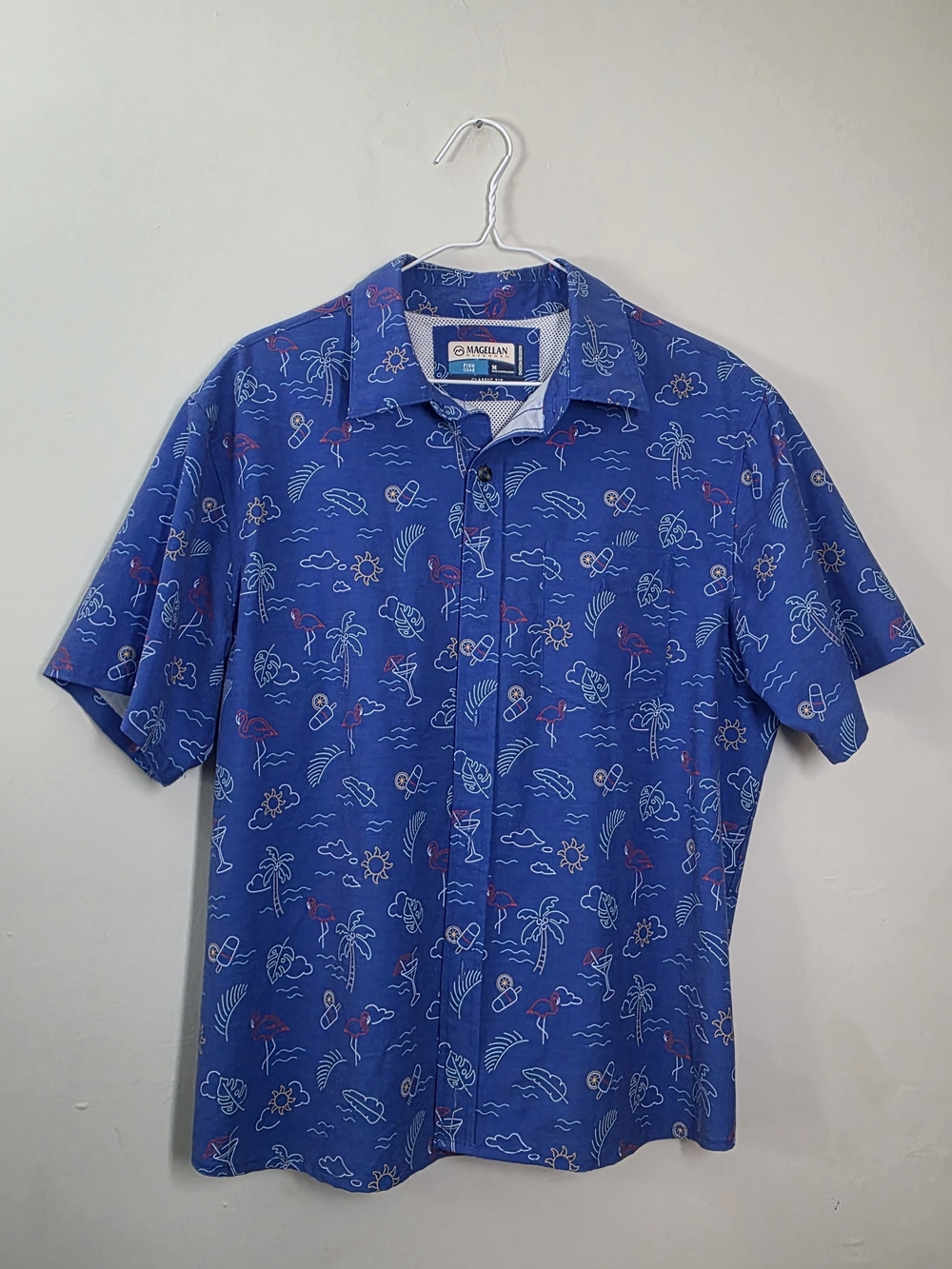Magellan Outdoors Men's Blue Patterned Short-Sleeve. Size M